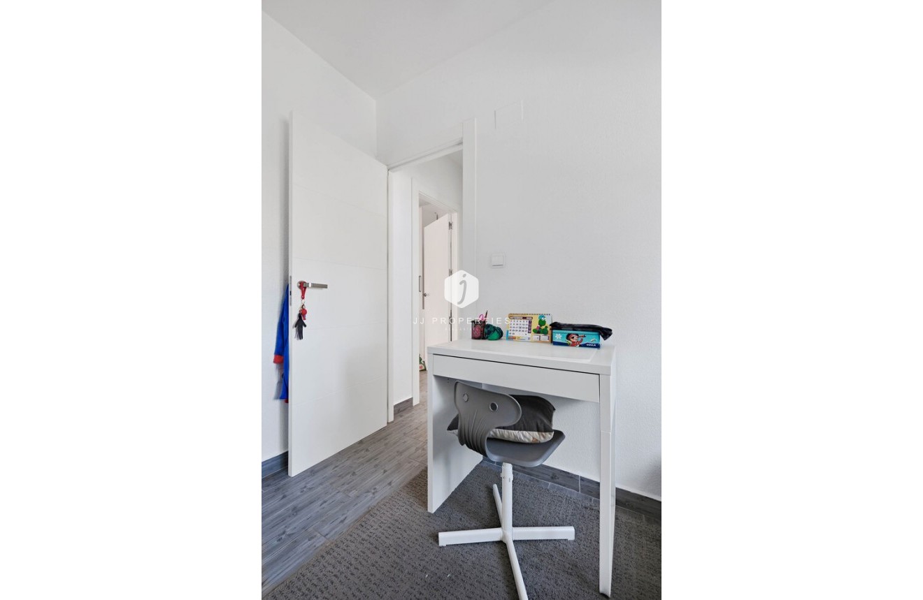 Resale - Chalet -
Guardamar del Segura - El Raso