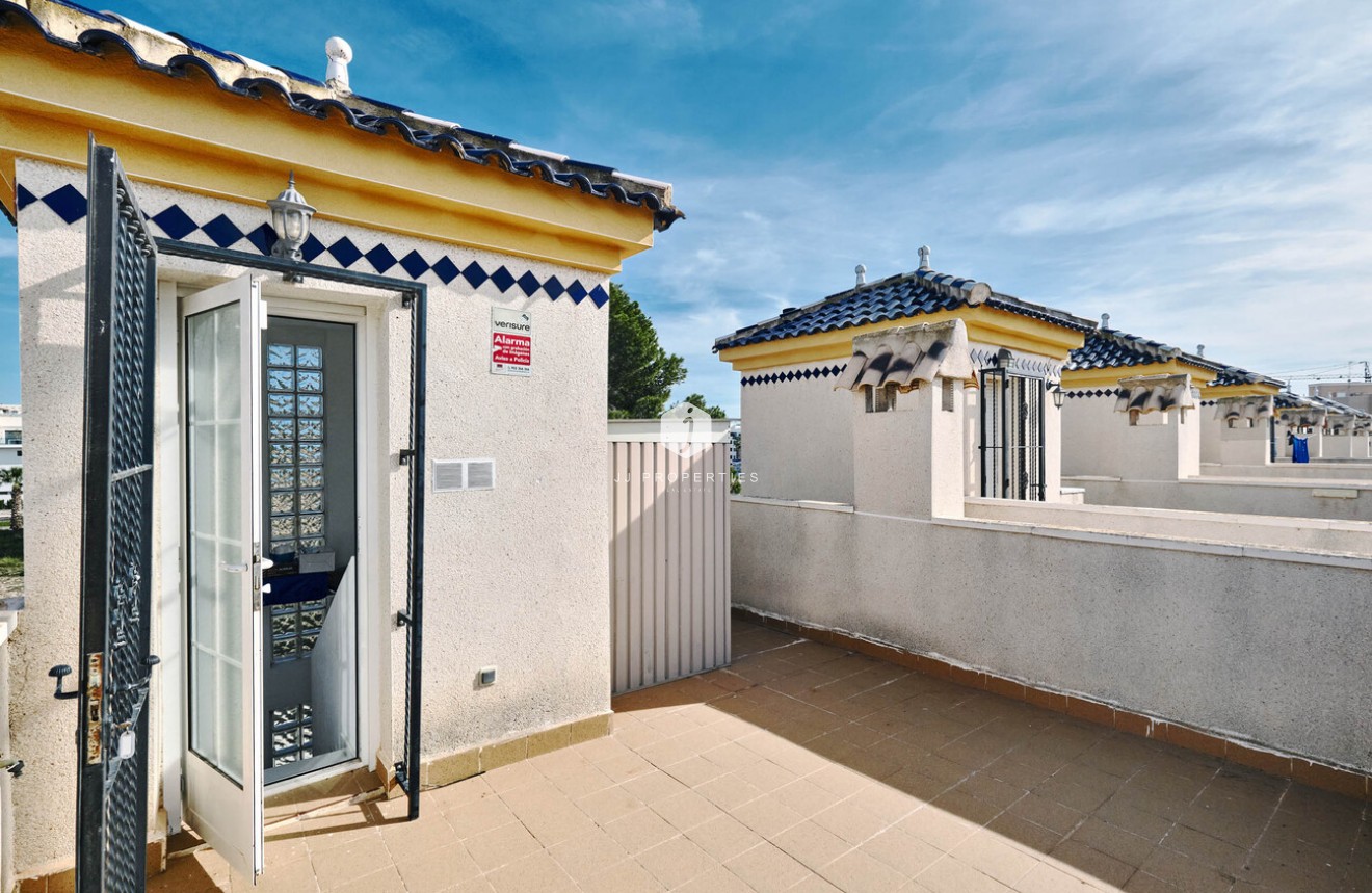 Resale - Chalet -
Guardamar del Segura - El Raso