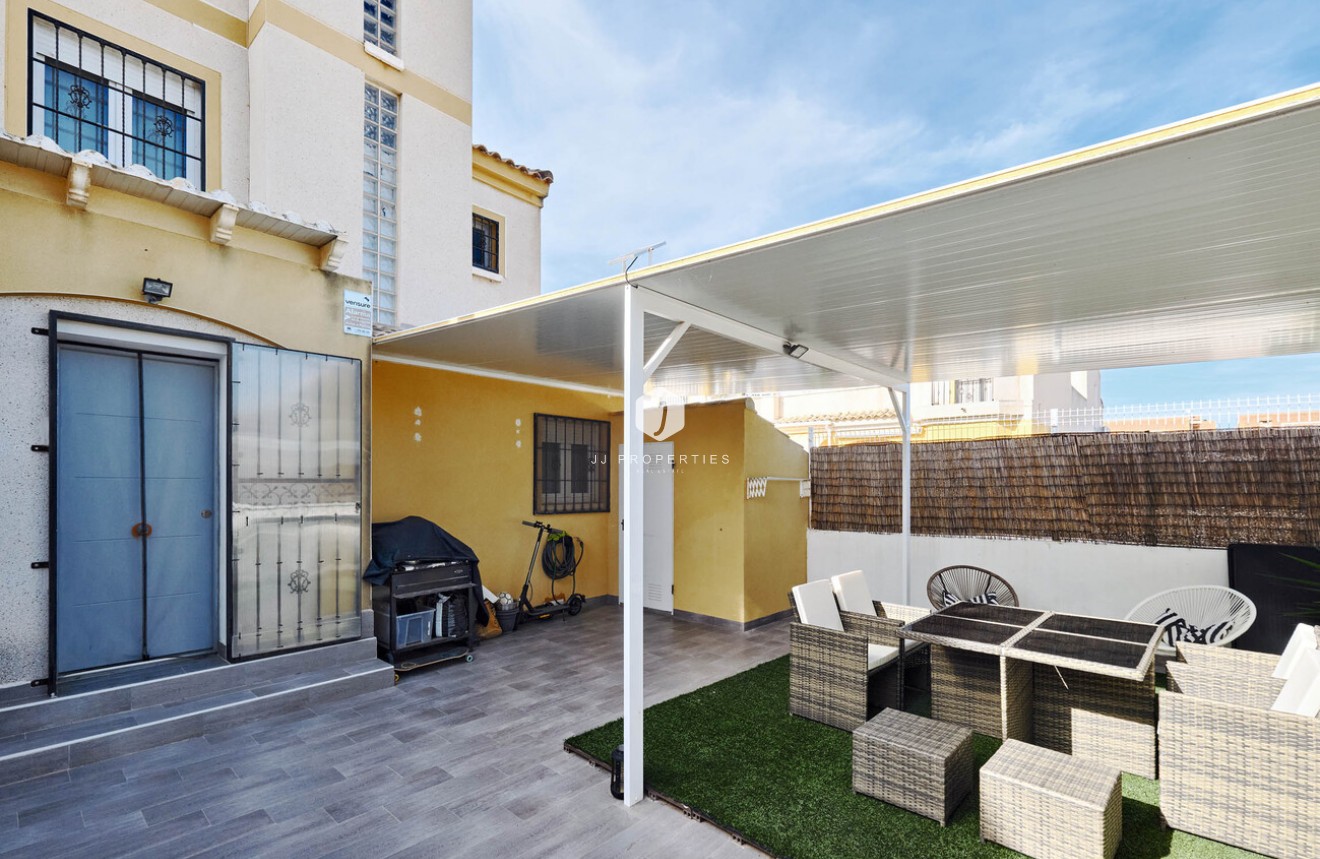 Resale - Chalet -
Guardamar del Segura - El Raso