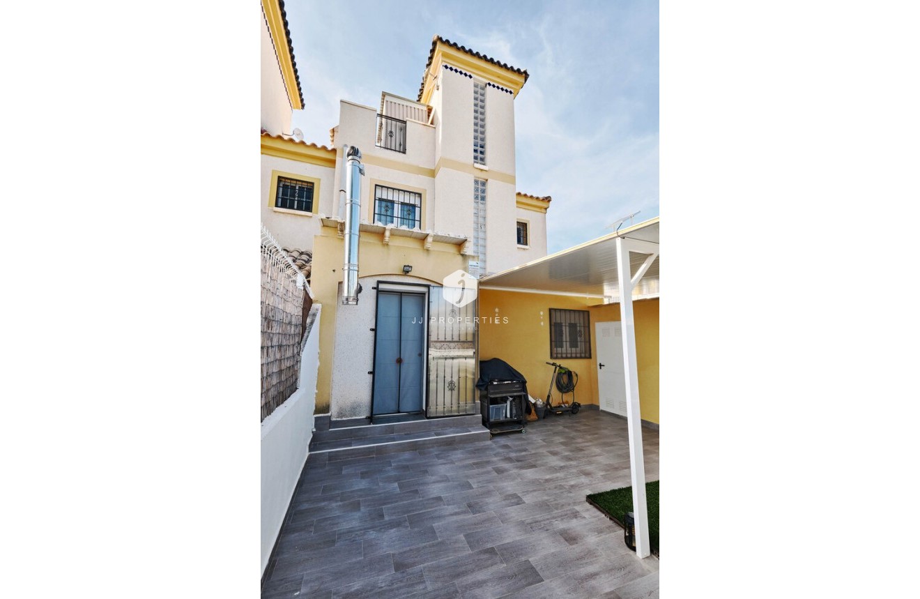 Resale - Chalet -
Guardamar del Segura - El Raso