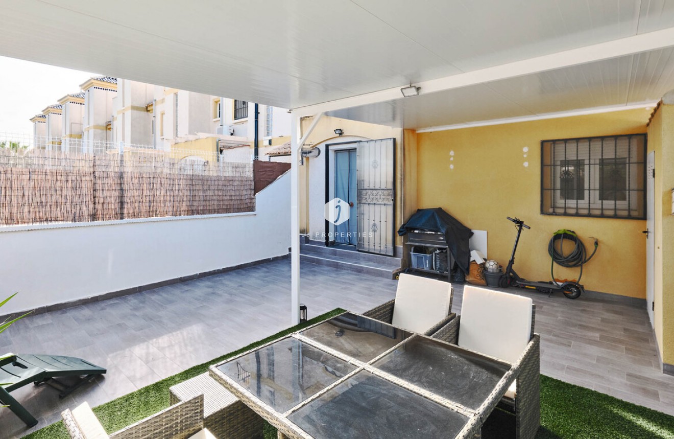 Resale - Chalet -
Guardamar del Segura - El Raso