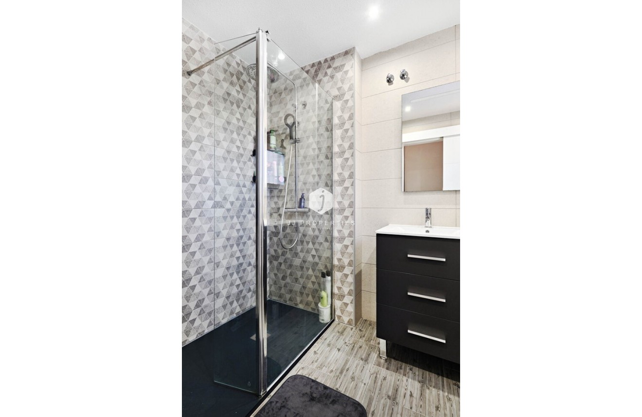 Resale - Chalet -
Guardamar del Segura - El Raso