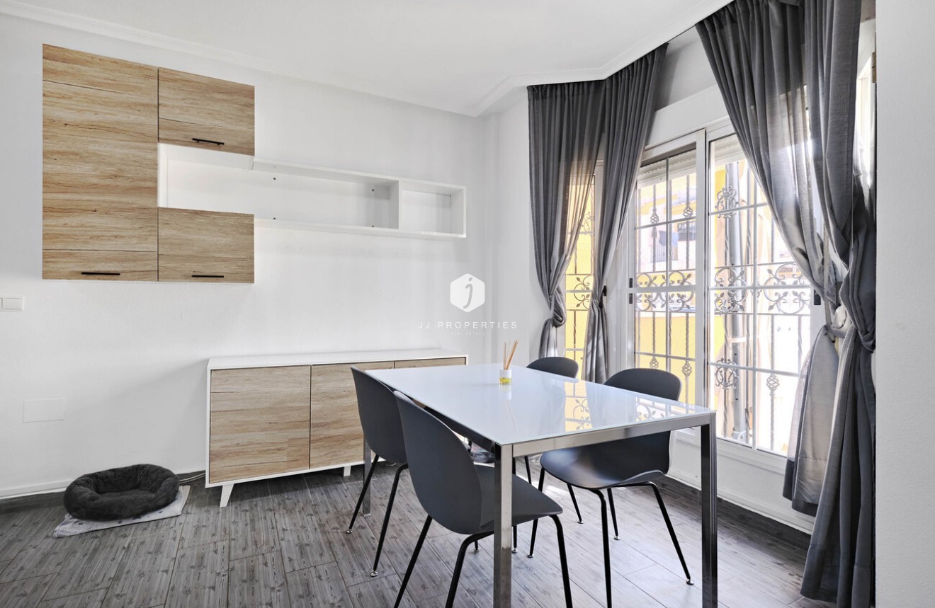 Resale - Chalet -
Guardamar del Segura - El Raso