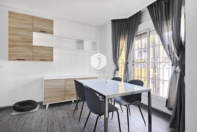 Resale - Chalet -
Guardamar del Segura - El Raso