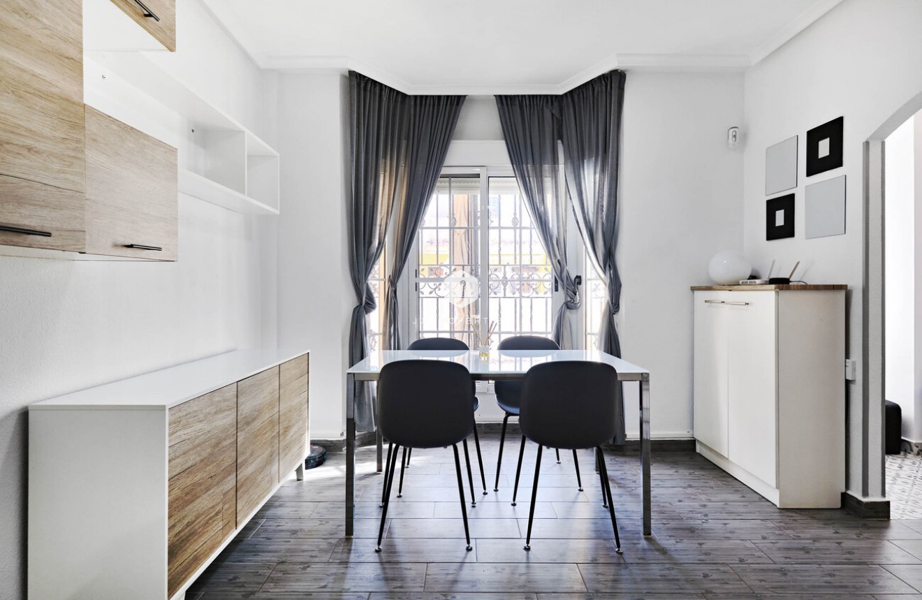 Resale - Chalet -
Guardamar del Segura - El Raso