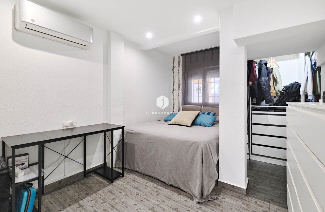 Resale - Chalet -
Guardamar del Segura - El Raso