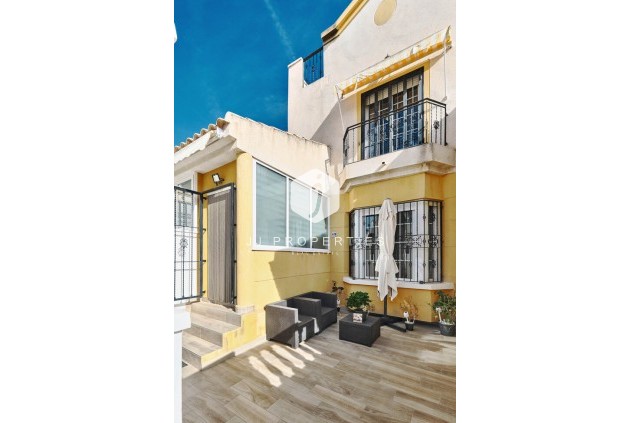 Resale - Chalet -
Guardamar del Segura - El Raso