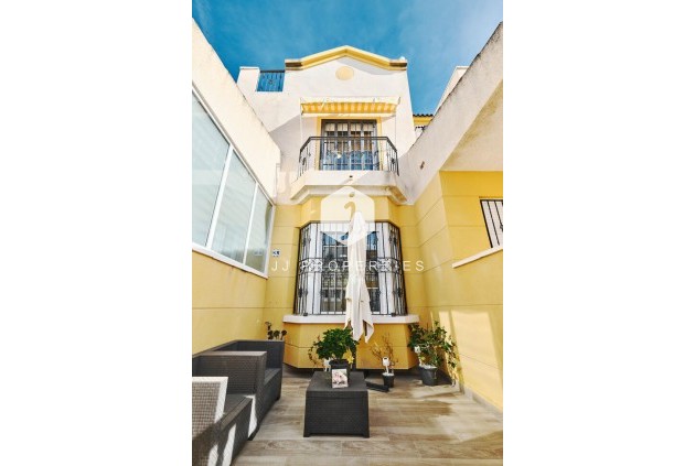 Resale - Chalet -
Guardamar del Segura - El Raso