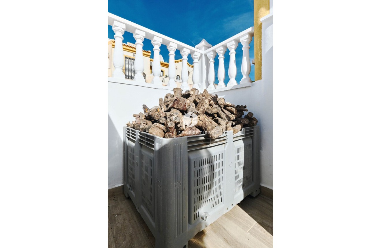 Resale - Chalet -
Guardamar del Segura - El Raso