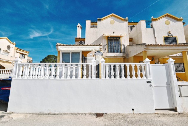 Resale - Chalet -
Guardamar del Segura - El Raso