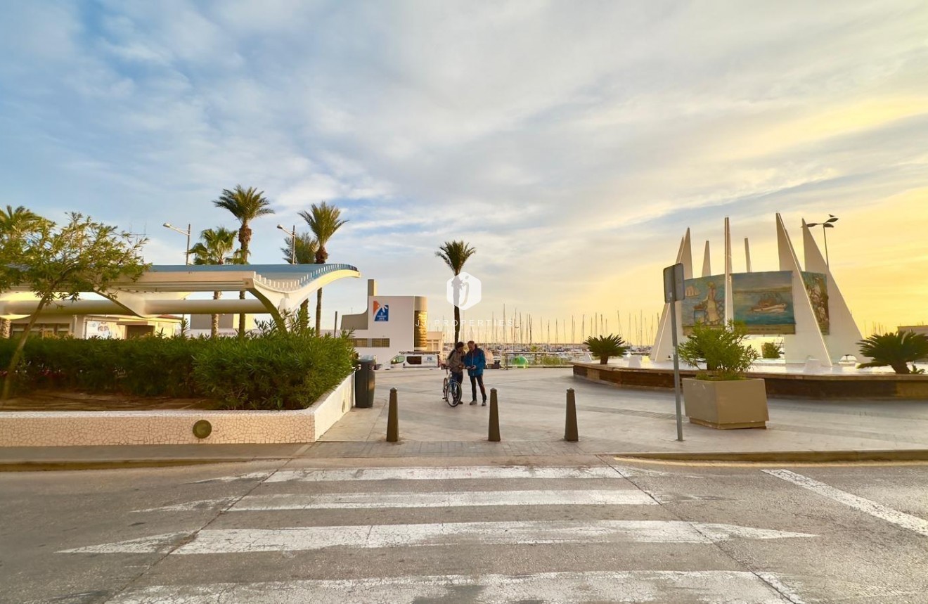 Aus zweiter Hand - Wohnung -
Torrevieja