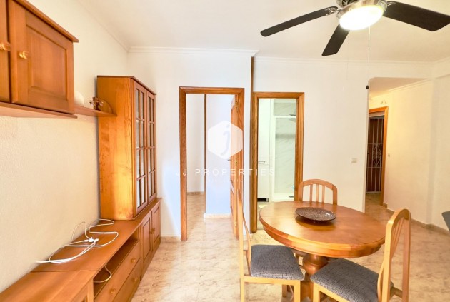 Resale - Apartment / flat -
Torrevieja - Centro