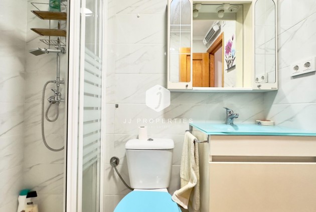 Resale - Apartment / flat -
Torrevieja - Centro