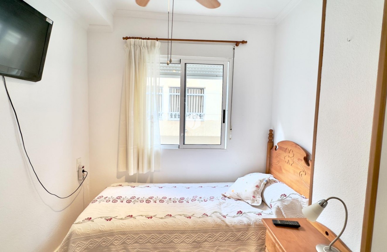 Resale - Apartment / flat -
Torrevieja - Centro