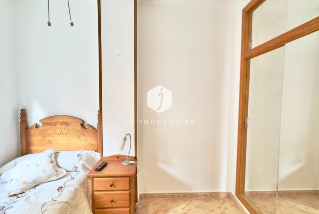 Resale - Apartment / flat -
Torrevieja - Centro