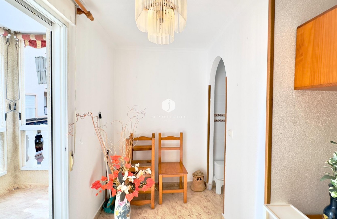 Resale - Apartment / flat -
Torrevieja - Centro