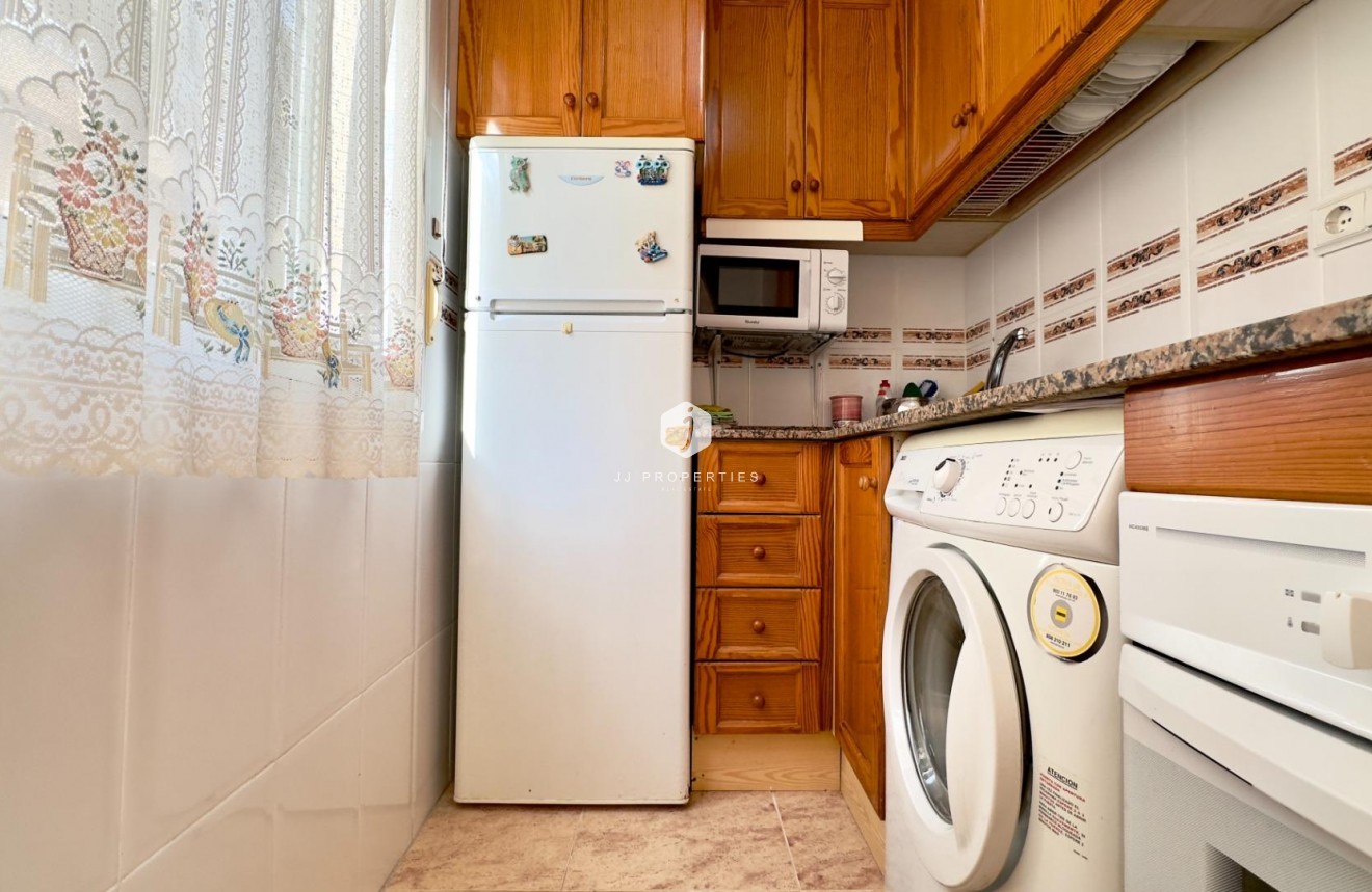 Resale - Apartment / flat -
Torrevieja - Centro