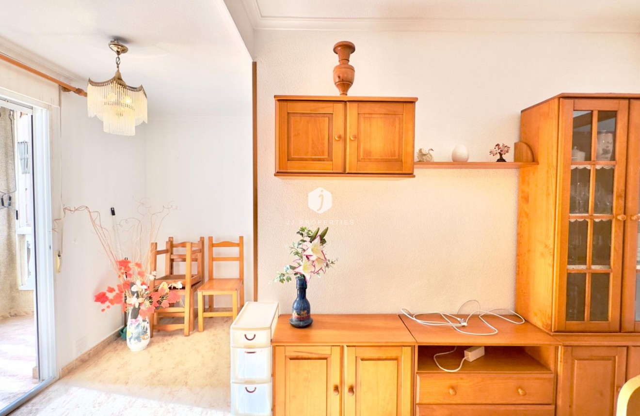 Resale - Apartment / flat -
Torrevieja - Centro