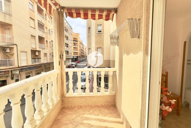 Resale - Apartment / flat -
Torrevieja - Centro