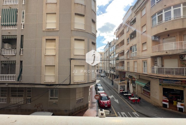 Resale - Apartment / flat -
Torrevieja - Centro