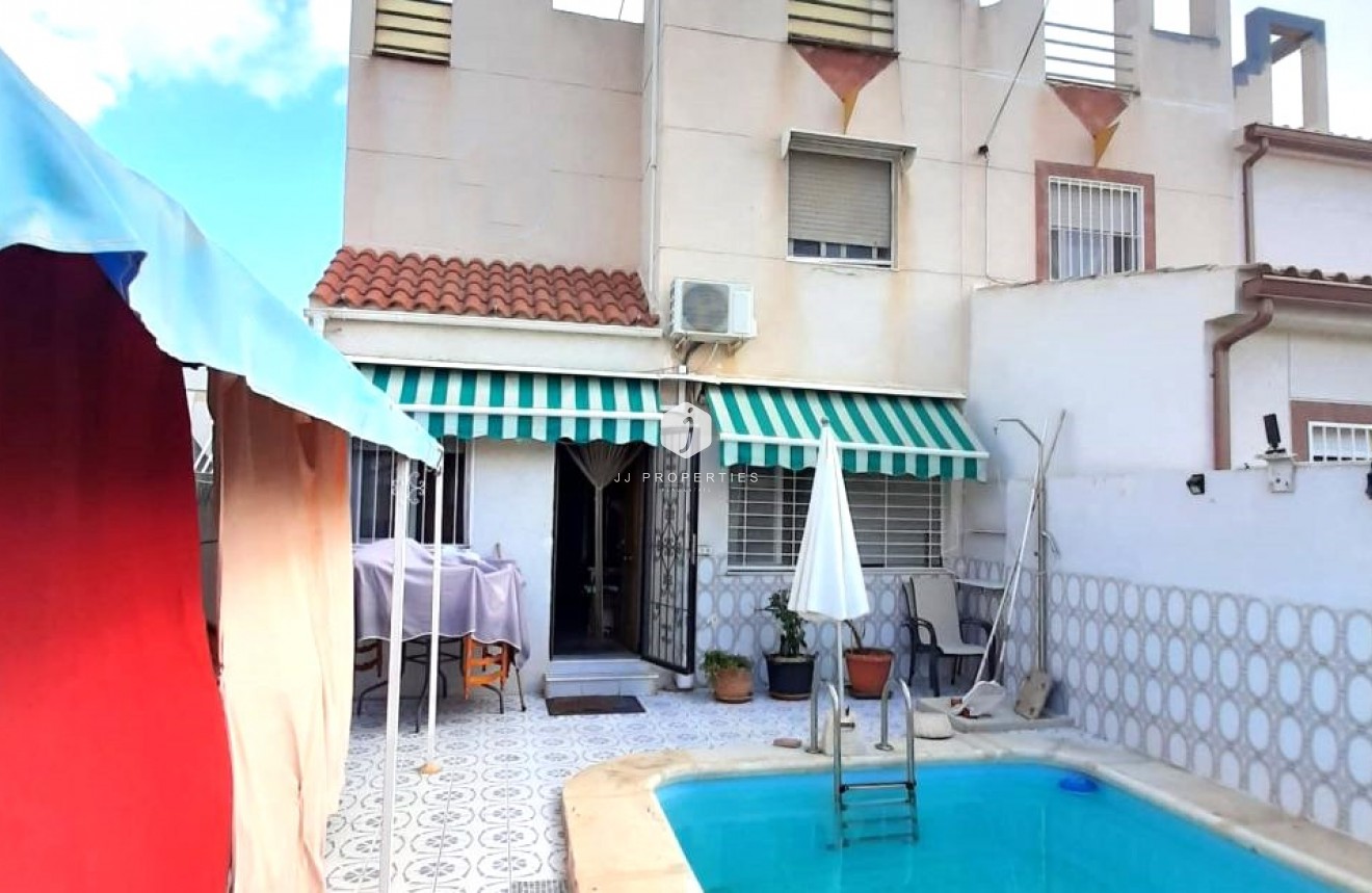 Resale - Bungalow -
Torrevieja - Costa Blanca