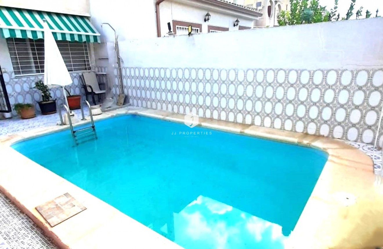 Resale - Bungalow -
Torrevieja - Costa Blanca