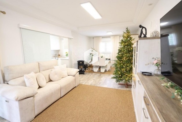 Segunda mano - Villa -
San Miguel de Salinas - Inland