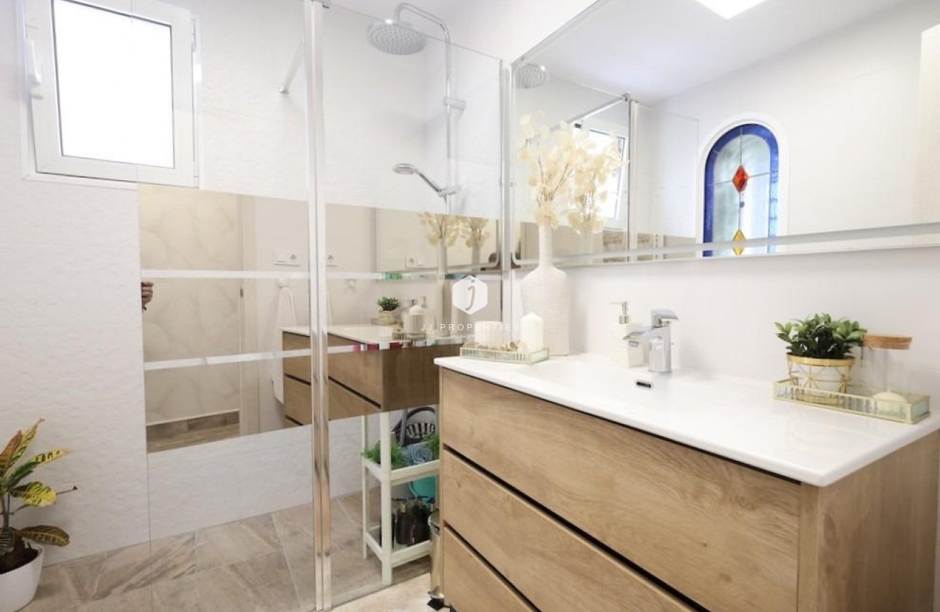 Segunda mano - Villa -
San Miguel de Salinas - Inland