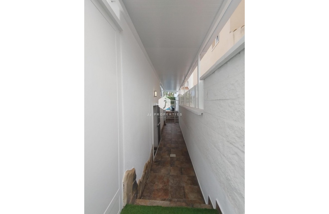 Segunda mano - Villa -
San Miguel de Salinas - Inland