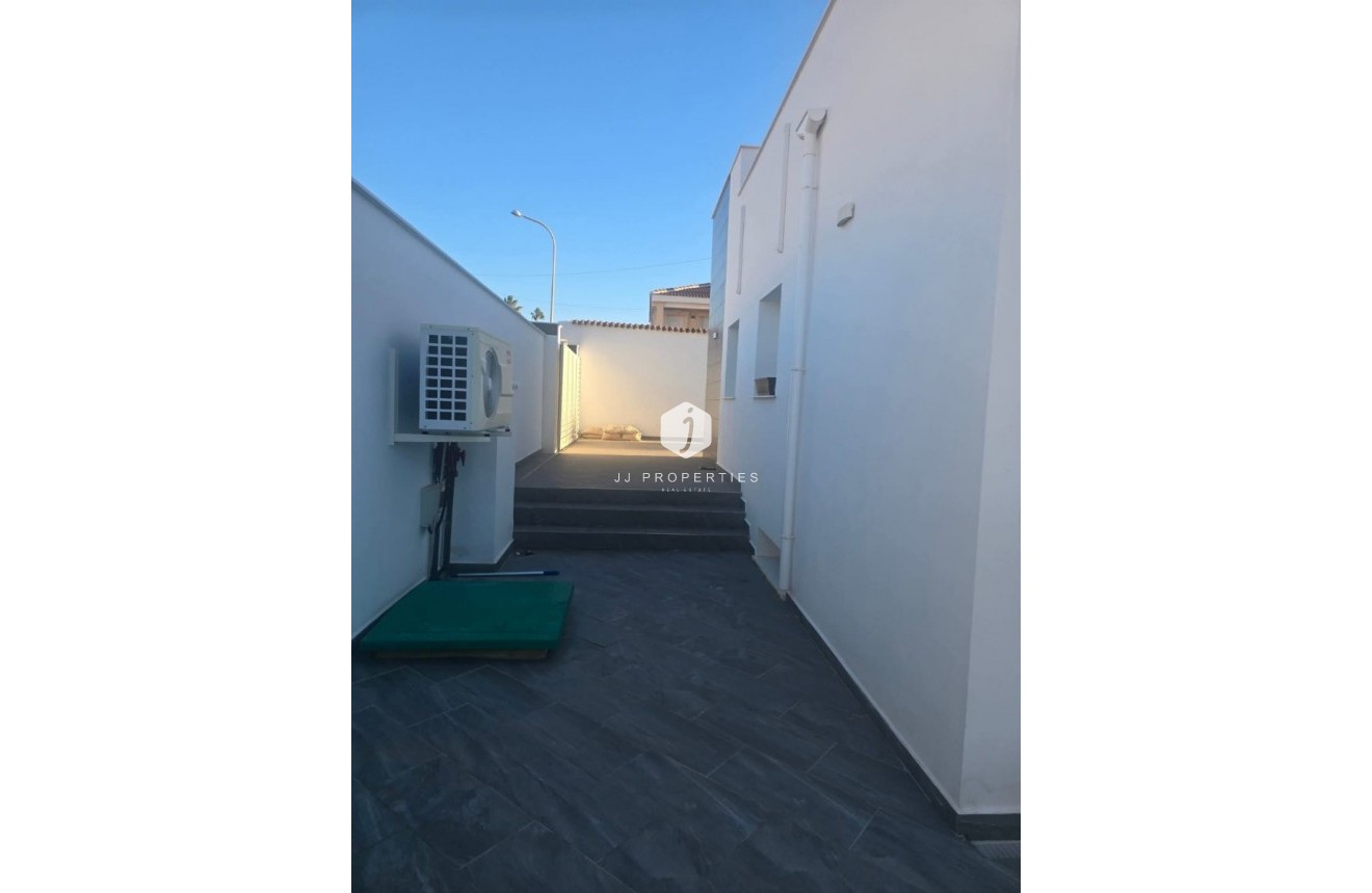 D'occasion - Villa -
Ciudad Quesada - Costa Blanca