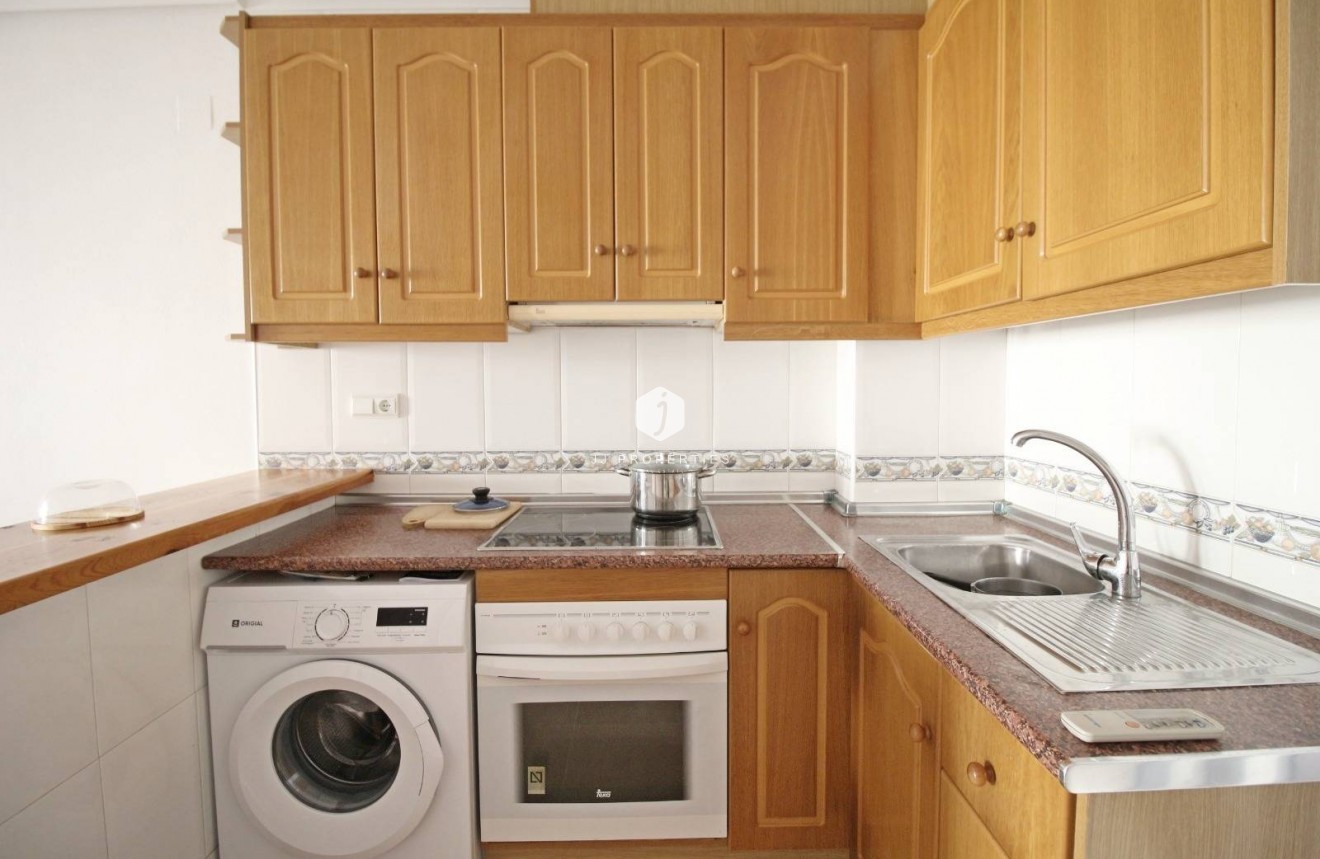 Resale - Bungalow -
Orihuela Costa - La Florida