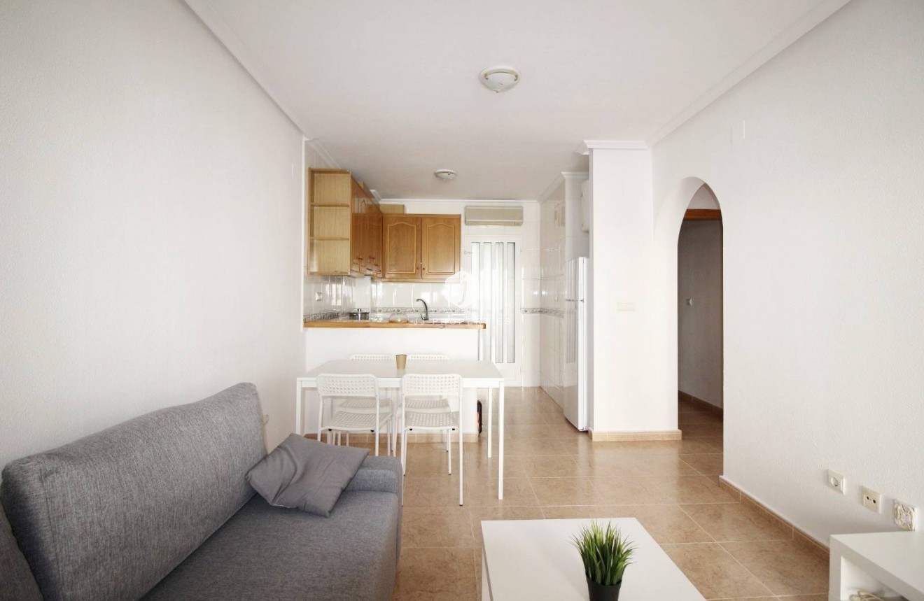 Resale - Bungalow -
Orihuela Costa - La Florida