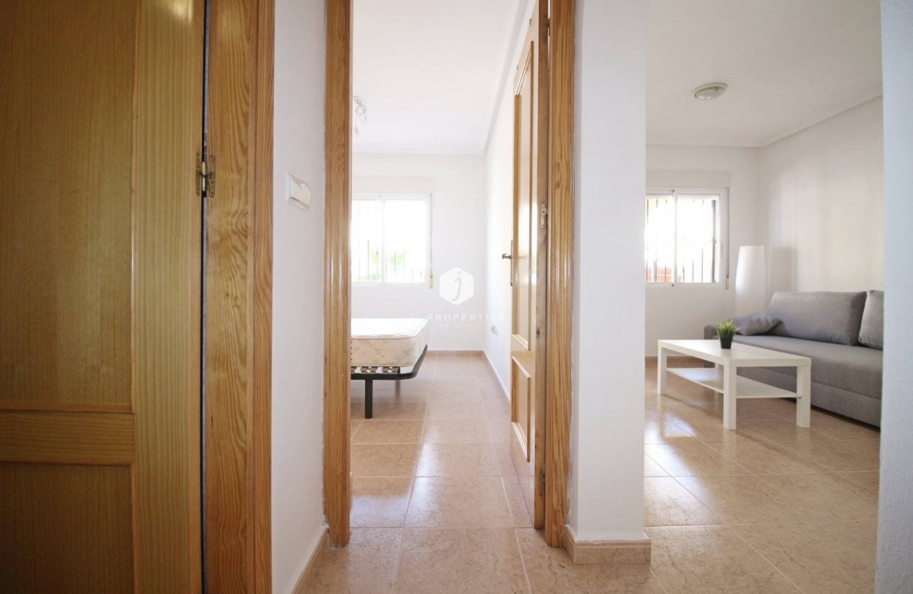Resale - Bungalow -
Orihuela Costa - La Florida