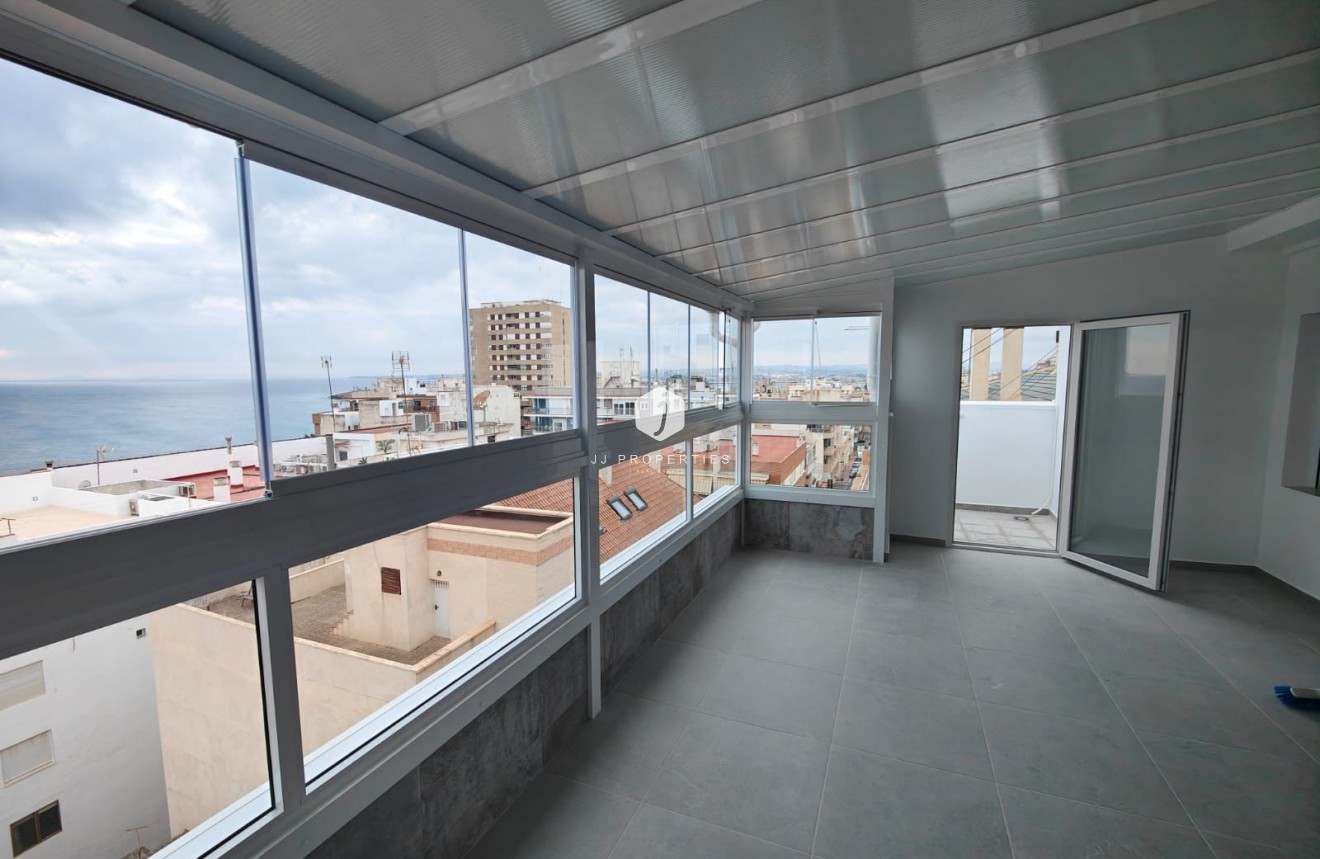 Resale - Apartment / flat -
Torrevieja - Costa Blanca