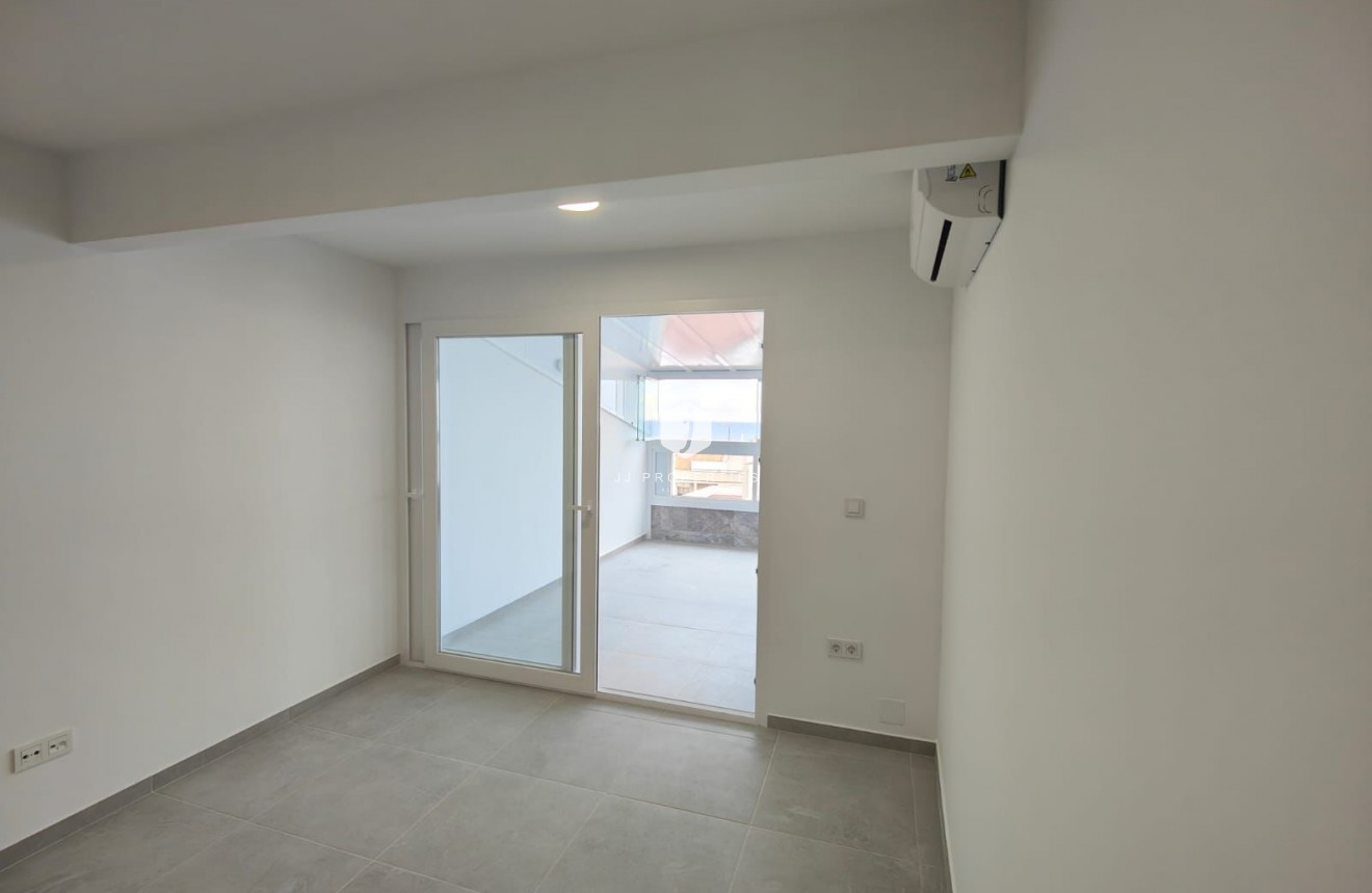 Resale - Apartment / flat -
Torrevieja - Costa Blanca