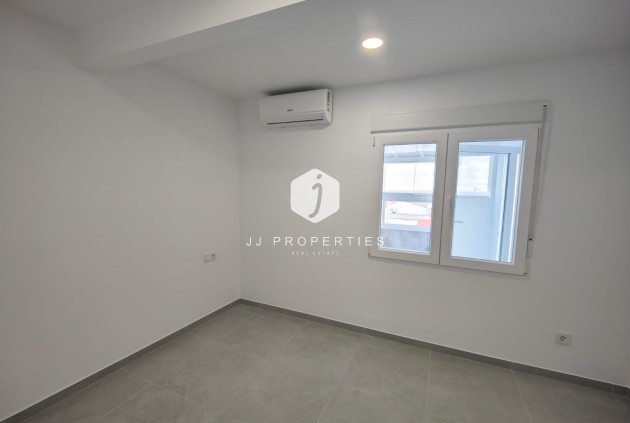 Resale - Apartment / flat -
Torrevieja - Costa Blanca