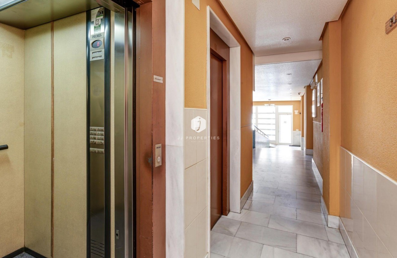 Aus zweiter Hand - Wohnung -
Torrevieja - Centro