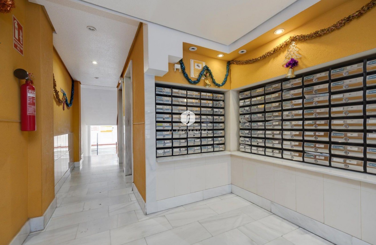 Aus zweiter Hand - Wohnung -
Torrevieja - Centro