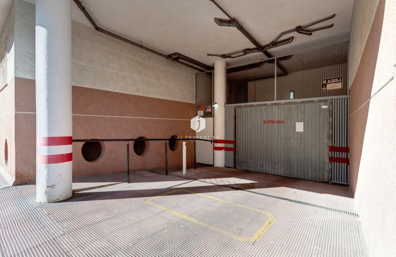 Aus zweiter Hand - Wohnung -
Torrevieja - Centro