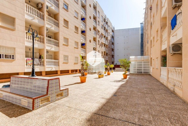 Aus zweiter Hand - Wohnung -
Torrevieja - Centro