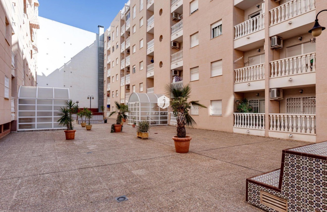 Aus zweiter Hand - Wohnung -
Torrevieja - Centro