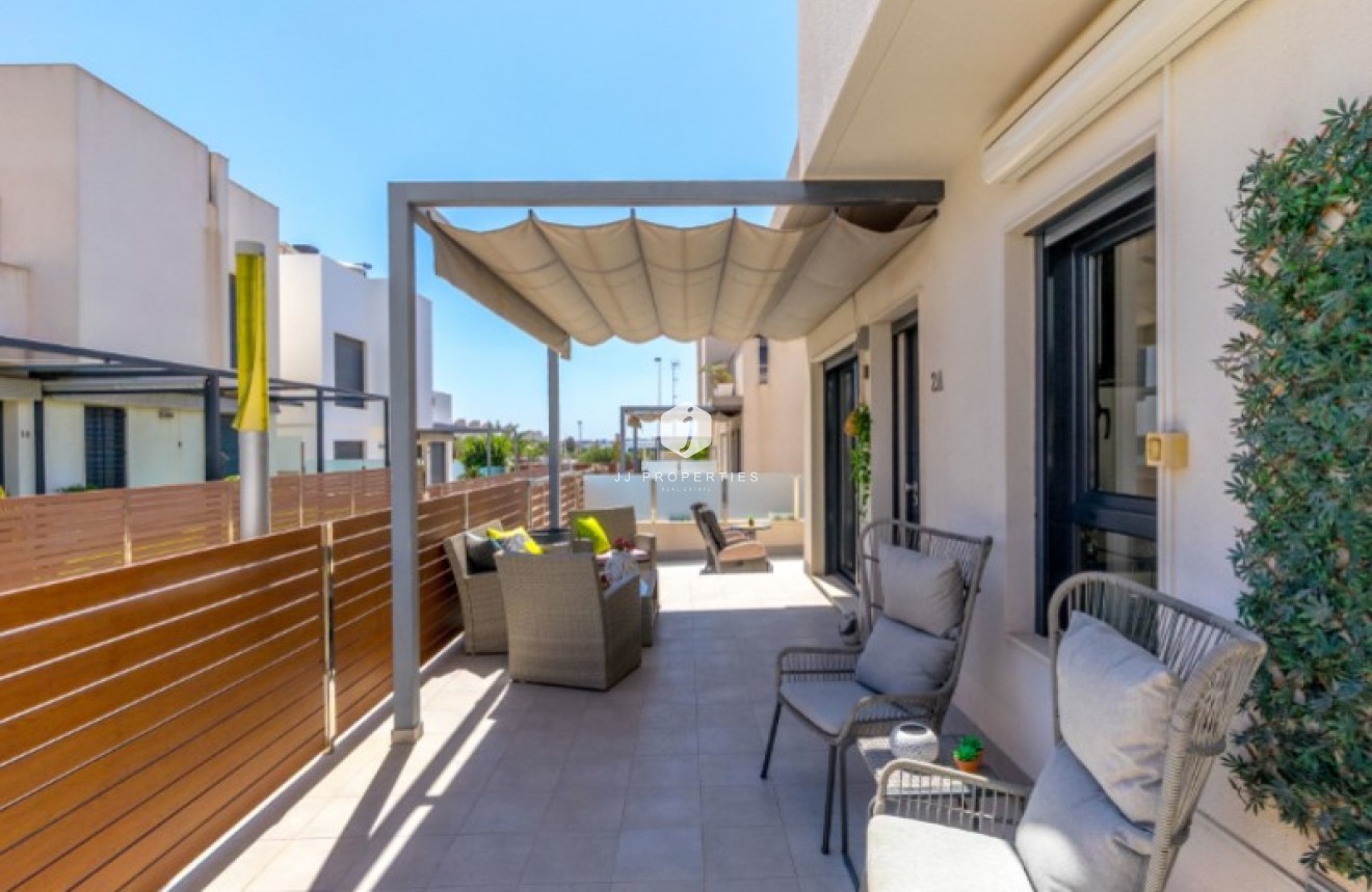 Resale - Villa -
Torrevieja - Costa Blanca