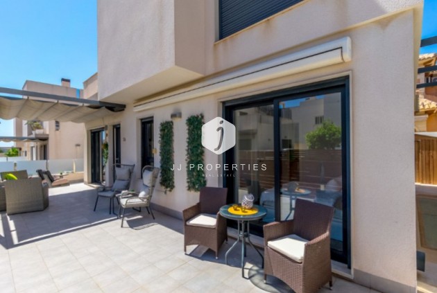 Resale - Villa -
Torrevieja - Costa Blanca