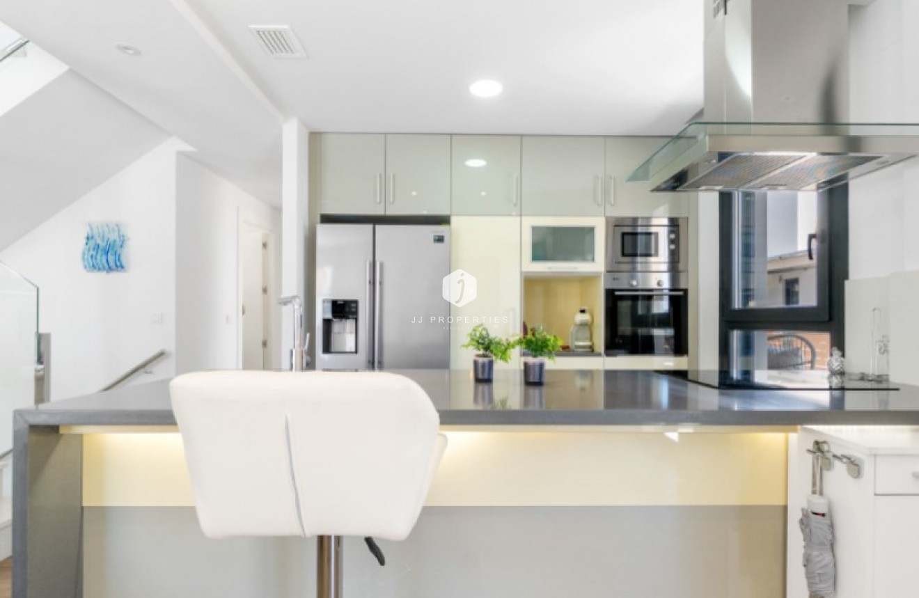 Resale - Villa -
Torrevieja - Costa Blanca