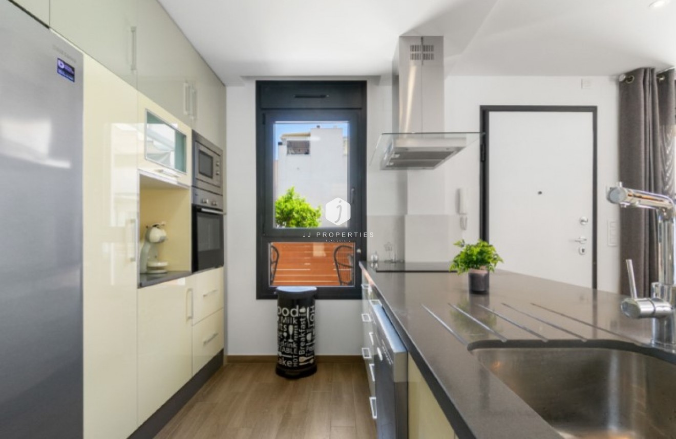 Resale - Villa -
Torrevieja - Costa Blanca