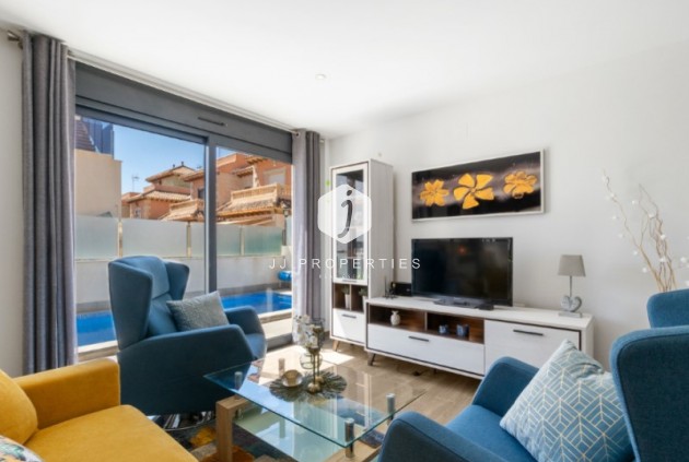 Resale - Villa -
Torrevieja - Costa Blanca