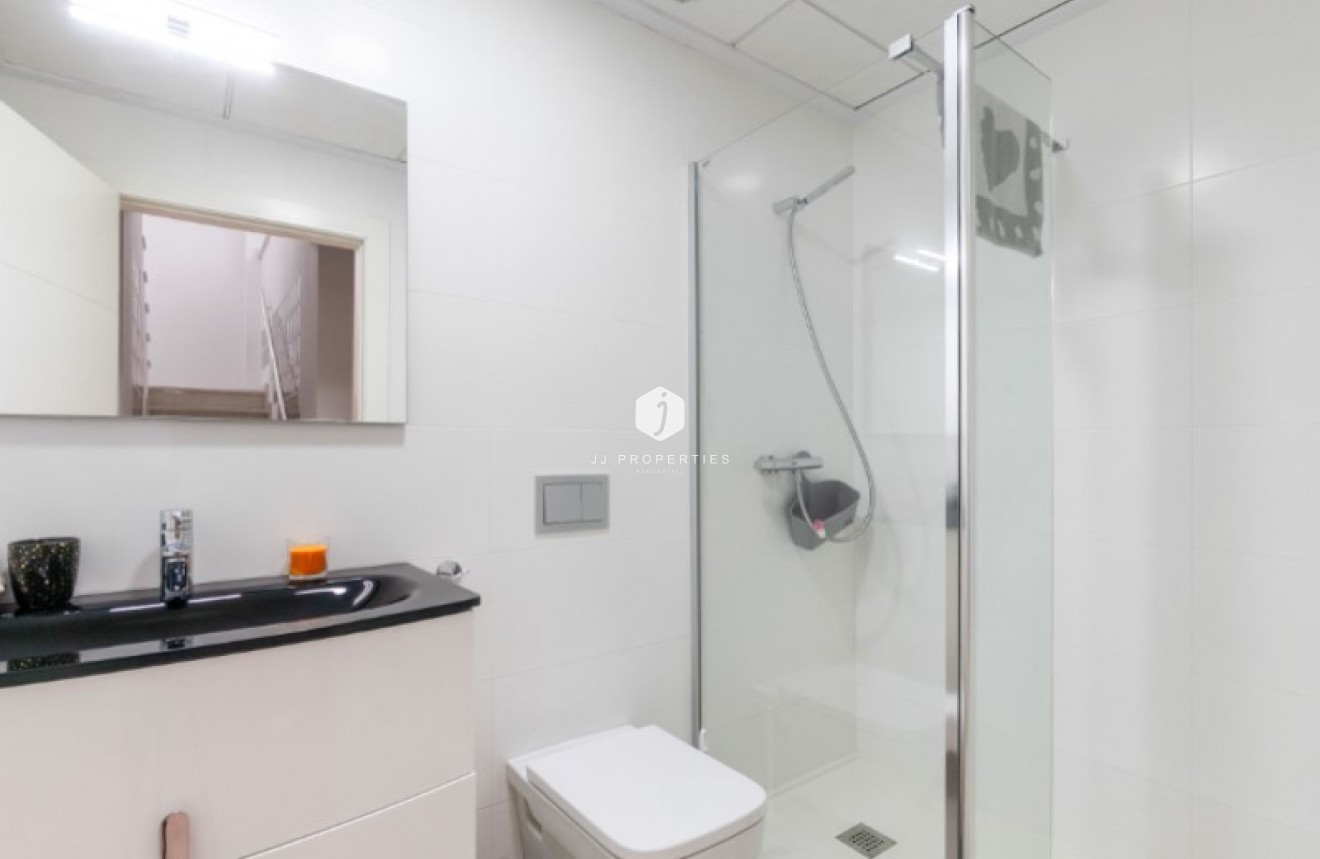 Resale - Villa -
Torrevieja - Costa Blanca