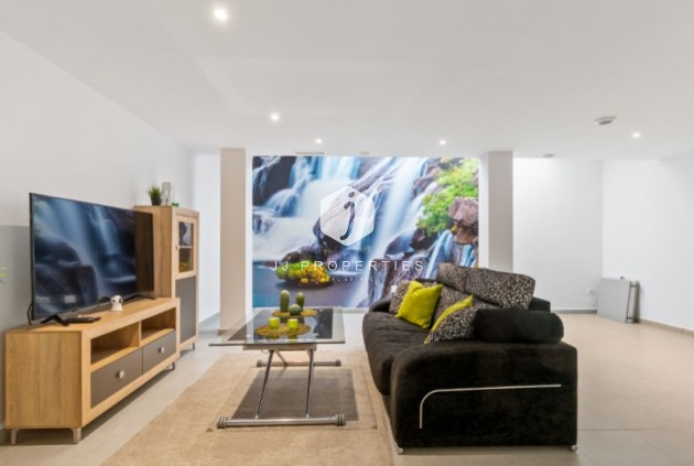 Resale - Villa -
Torrevieja - Costa Blanca