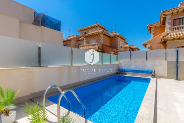 Resale - Villa -
Torrevieja - Costa Blanca