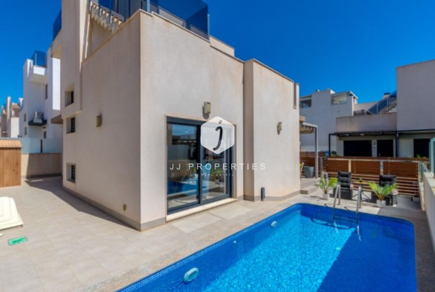 Resale - Villa -
Torrevieja - Costa Blanca